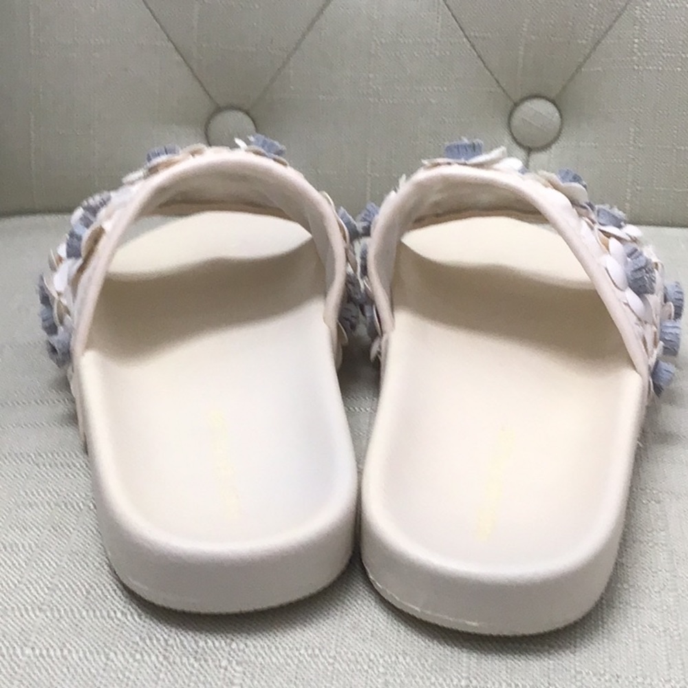 AVEC LES FILLES FLORAL SLIDES SANDAL-NEW IN BOX-VERY LIGHT CREAM COLOR - Picture 7 of 11